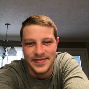 Meet your Posher, Dustin